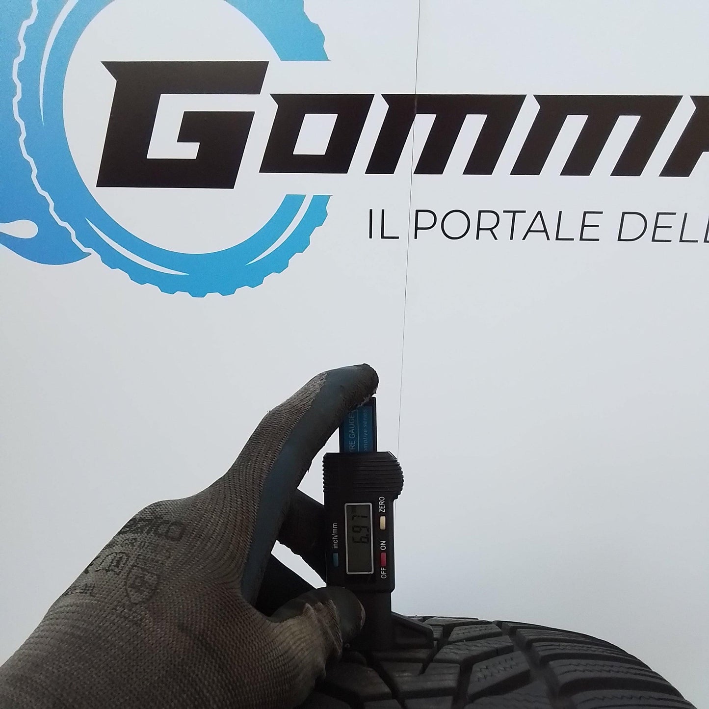 4 Hankook 235/60 R18 Winter Icept Evo3 107h M+S