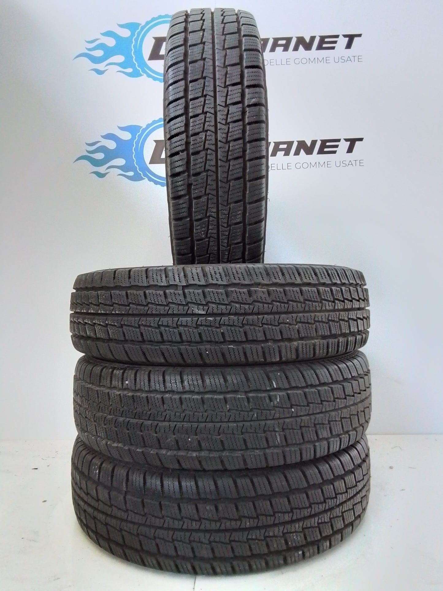 4 Hankook 195/60 R16C Winter RW06 99/97T M+S