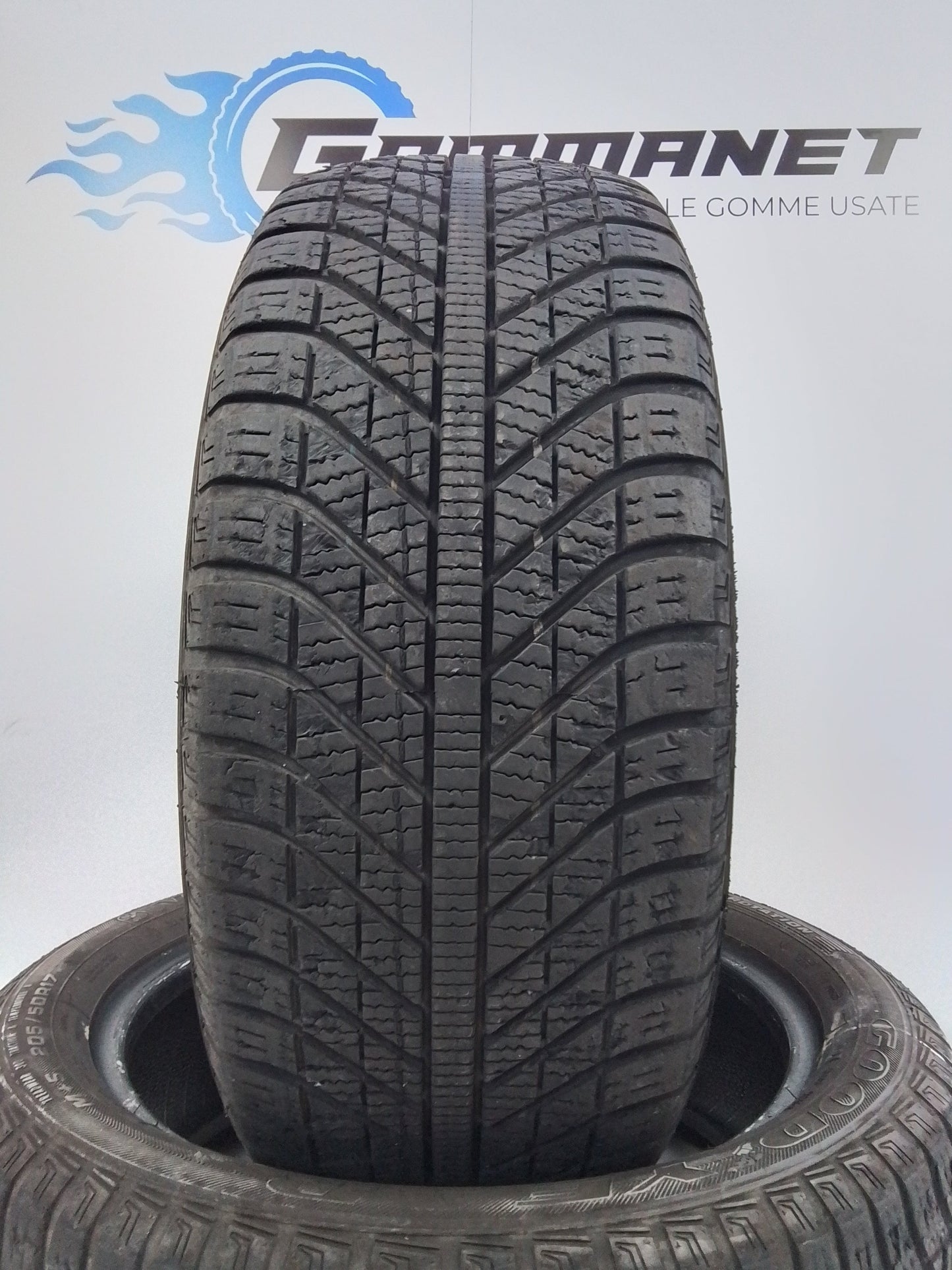 2 Goodyear Vector 4S 205 50 17 89V