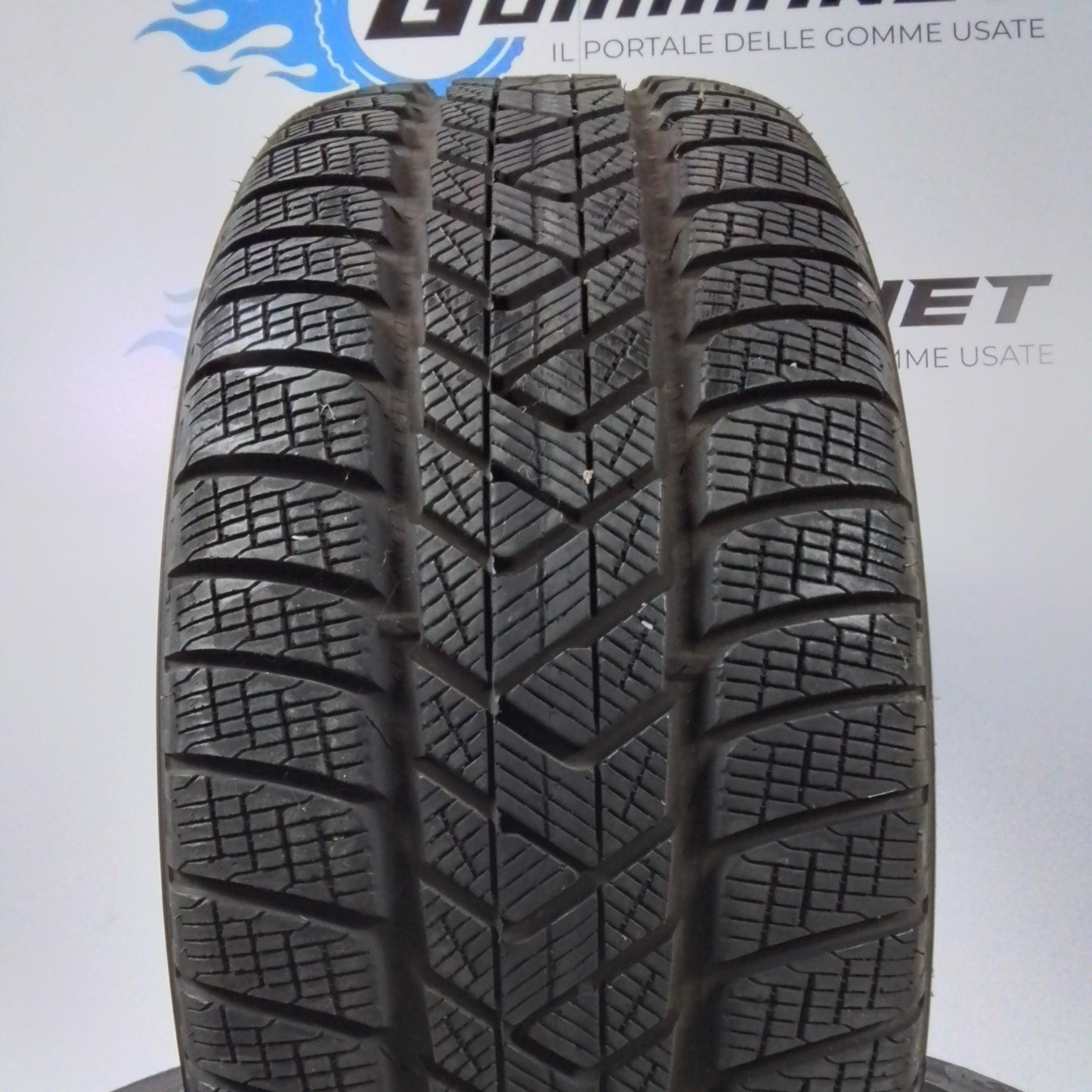 1 Pirelli Scorpion Winter 255/45 R20 105V
