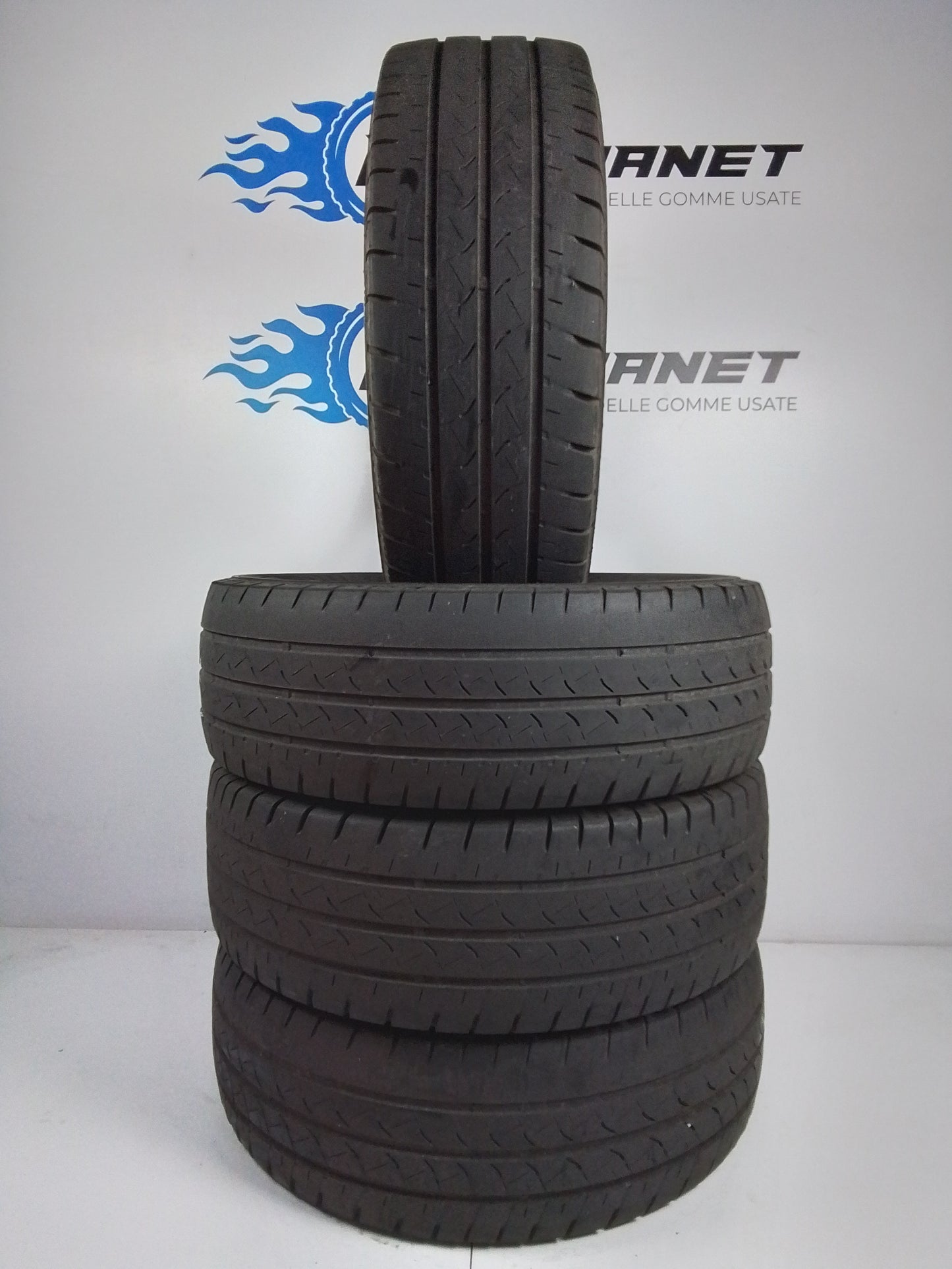 2 Bridgestone Duravis R660 235 65 16C 115/113R