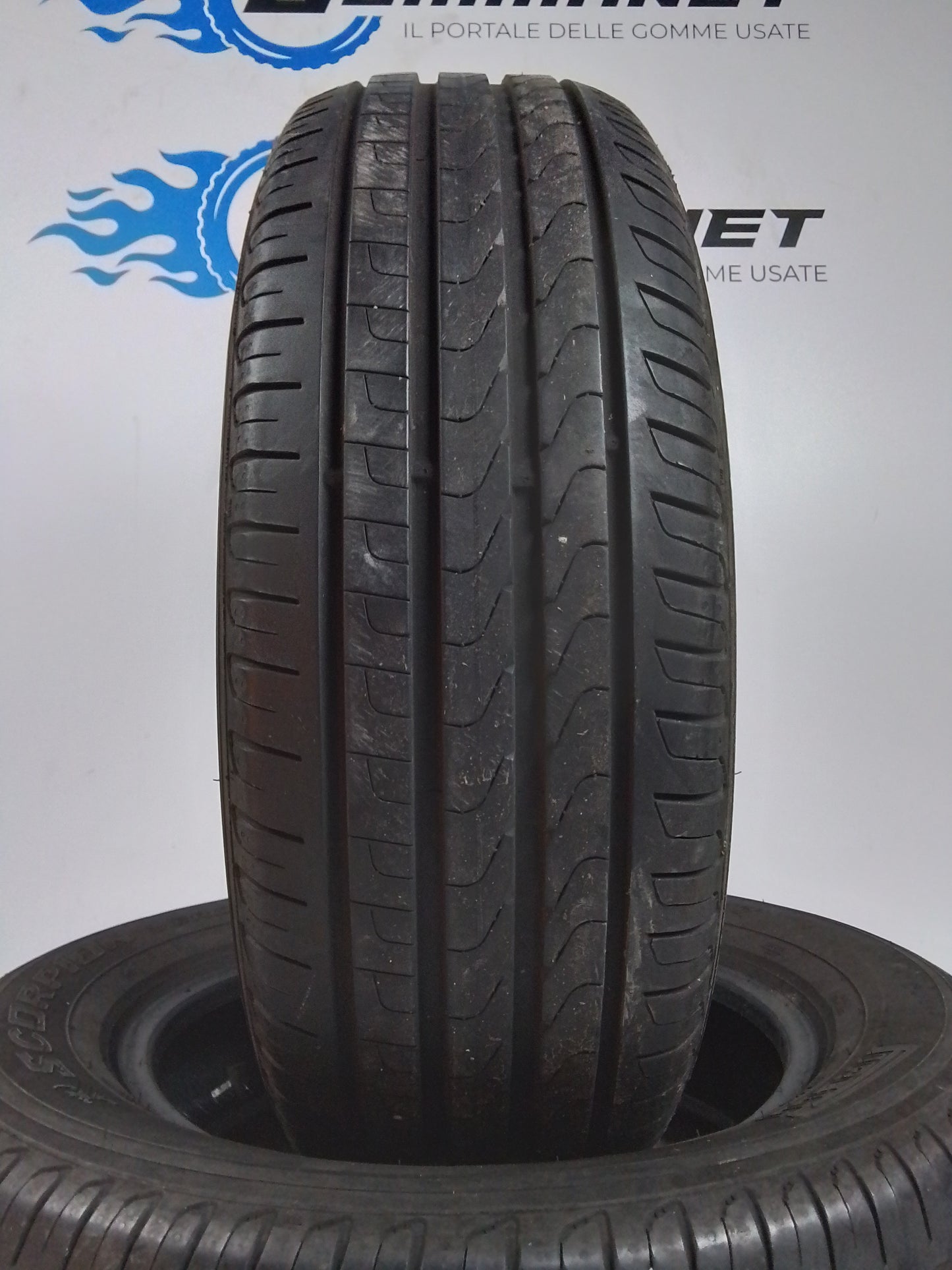 2 Pirelli Scorpion verde 215 65 17 99V