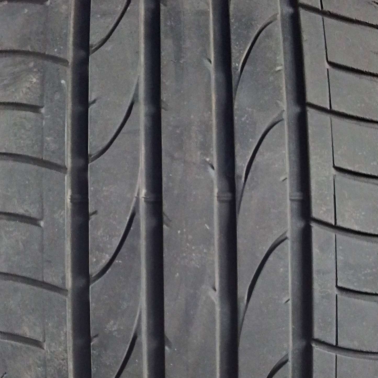 4 Bridgestone 235/50 R18 Dueler HP Sport 97V (AO)