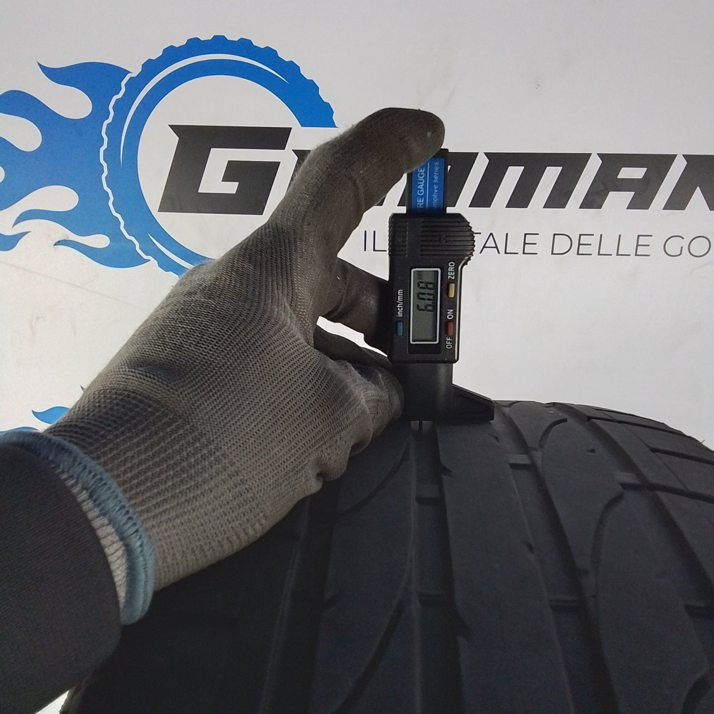 4 Bridgestone 235/50 R18 Dueler HP Sport 97V (AO)