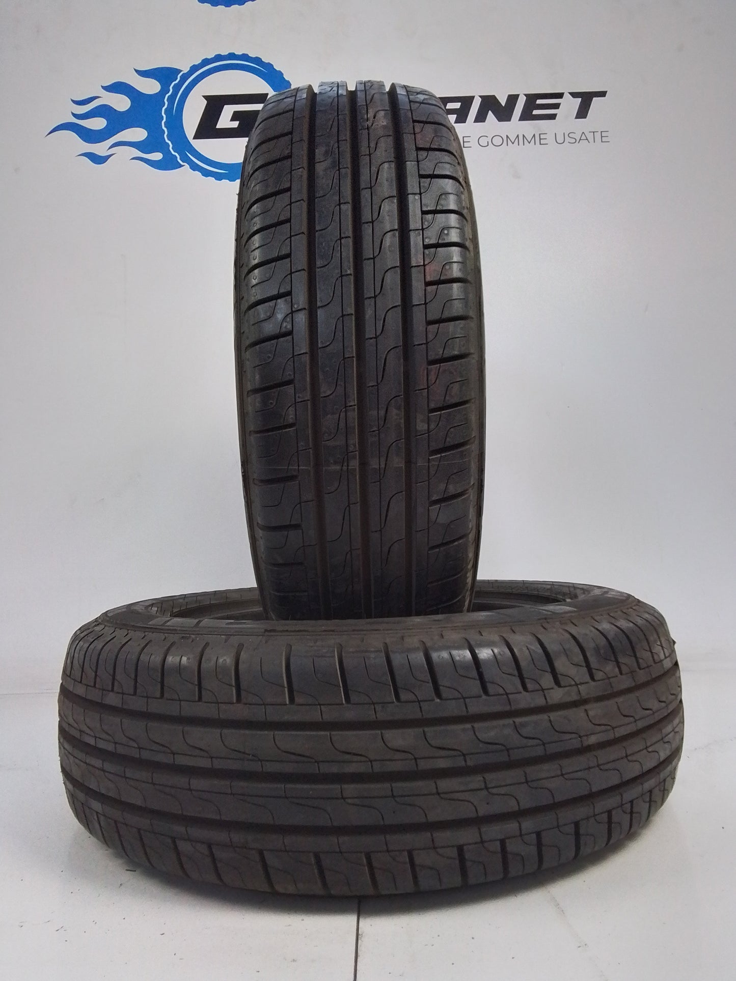 2 Pirelli Carrier 175 65 14C 90/88T