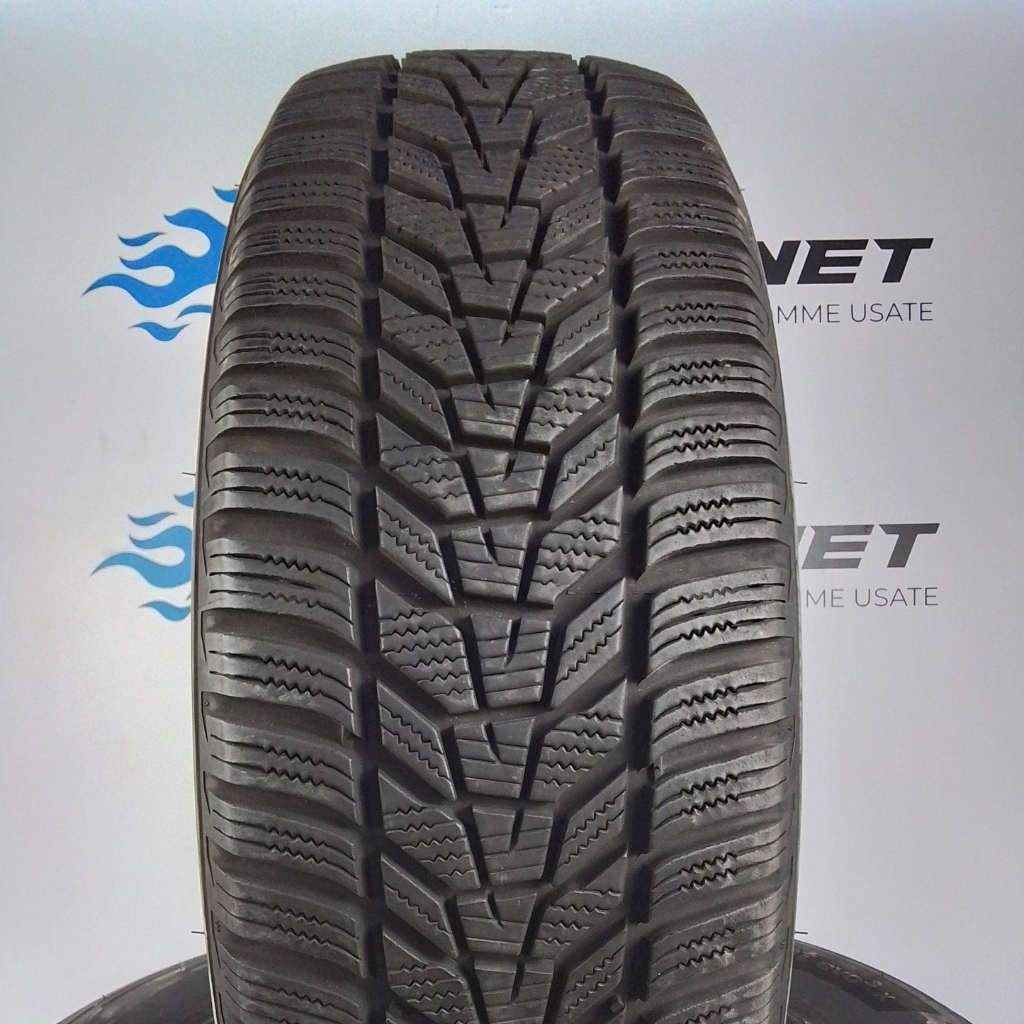 1 Hankook Winter Icept Evo 3 215/55 R18 99V
