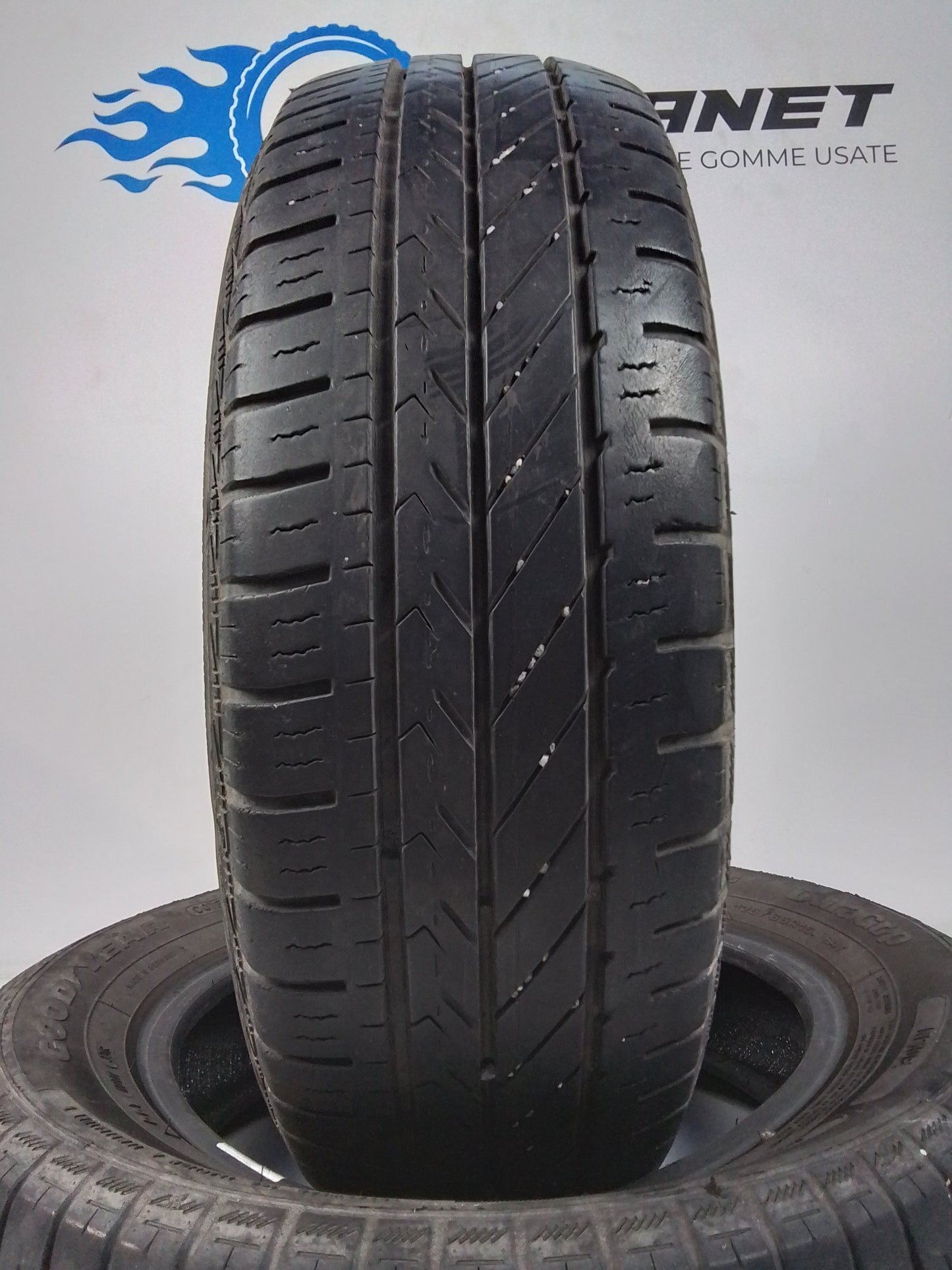 2 Goodyear Duragrip 175 65 14 82T