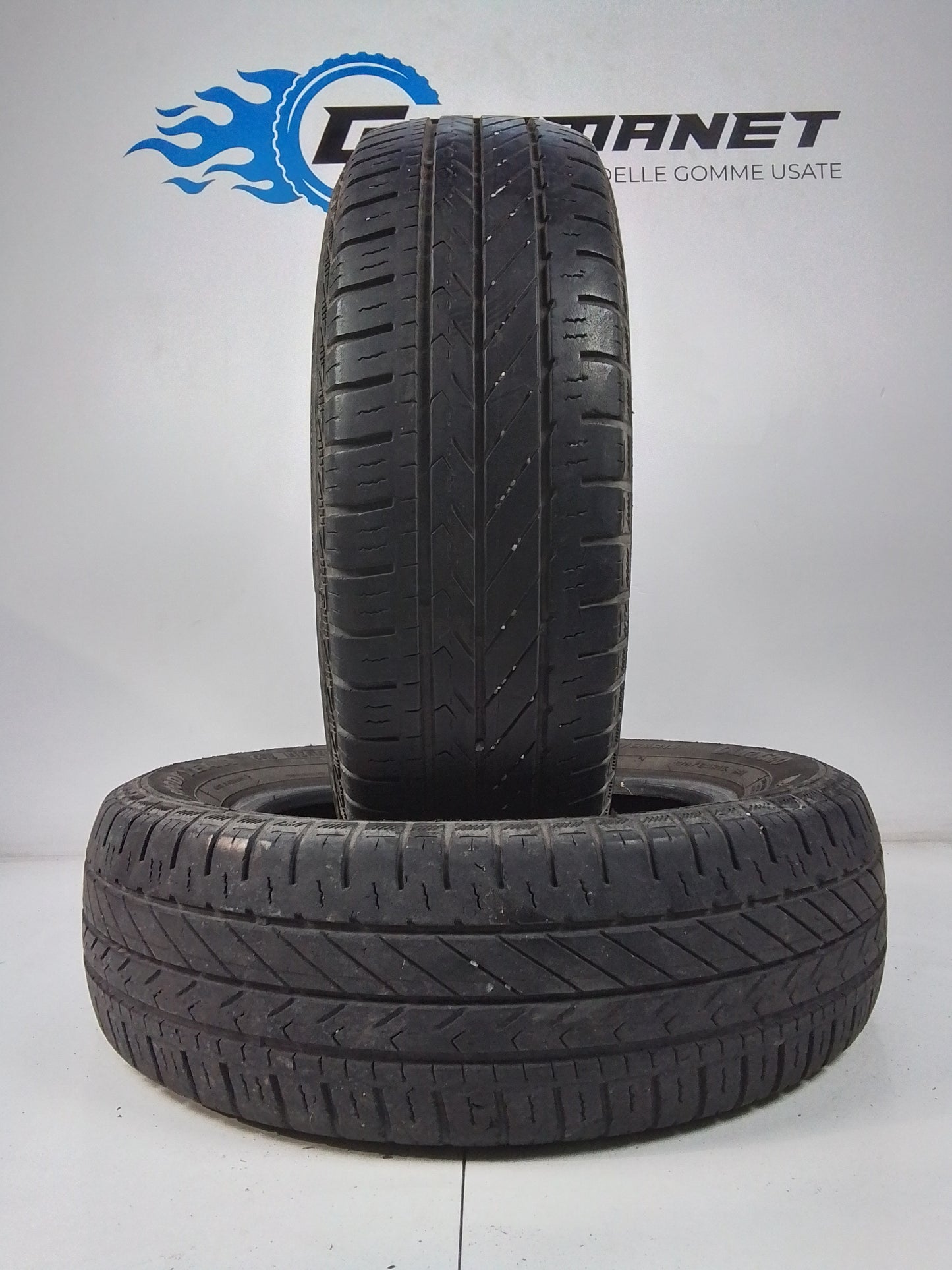 2 Goodyear Duragrip 175 65 14 82T