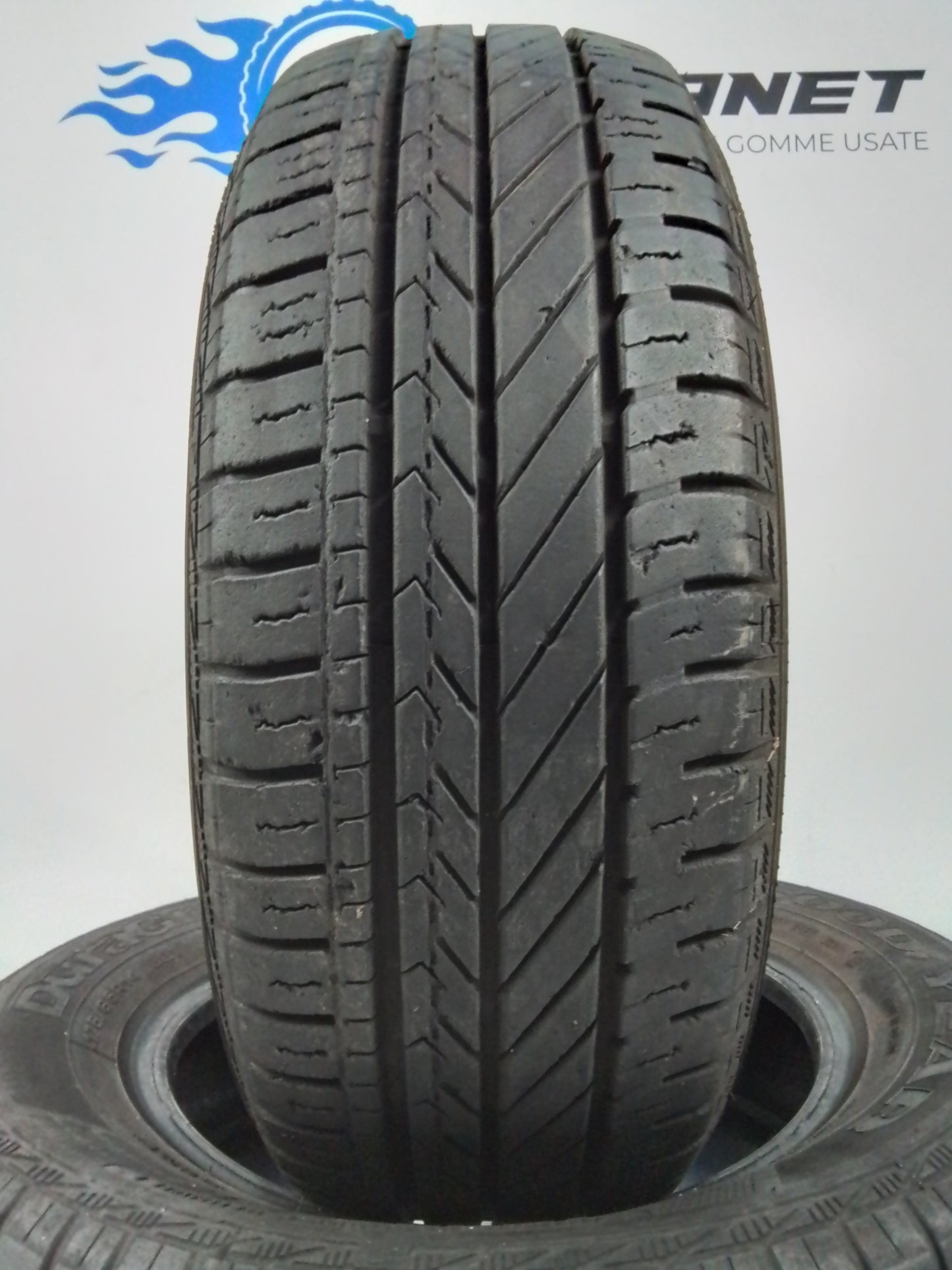 2 Goodyear Duragrip 175 65 14 82T