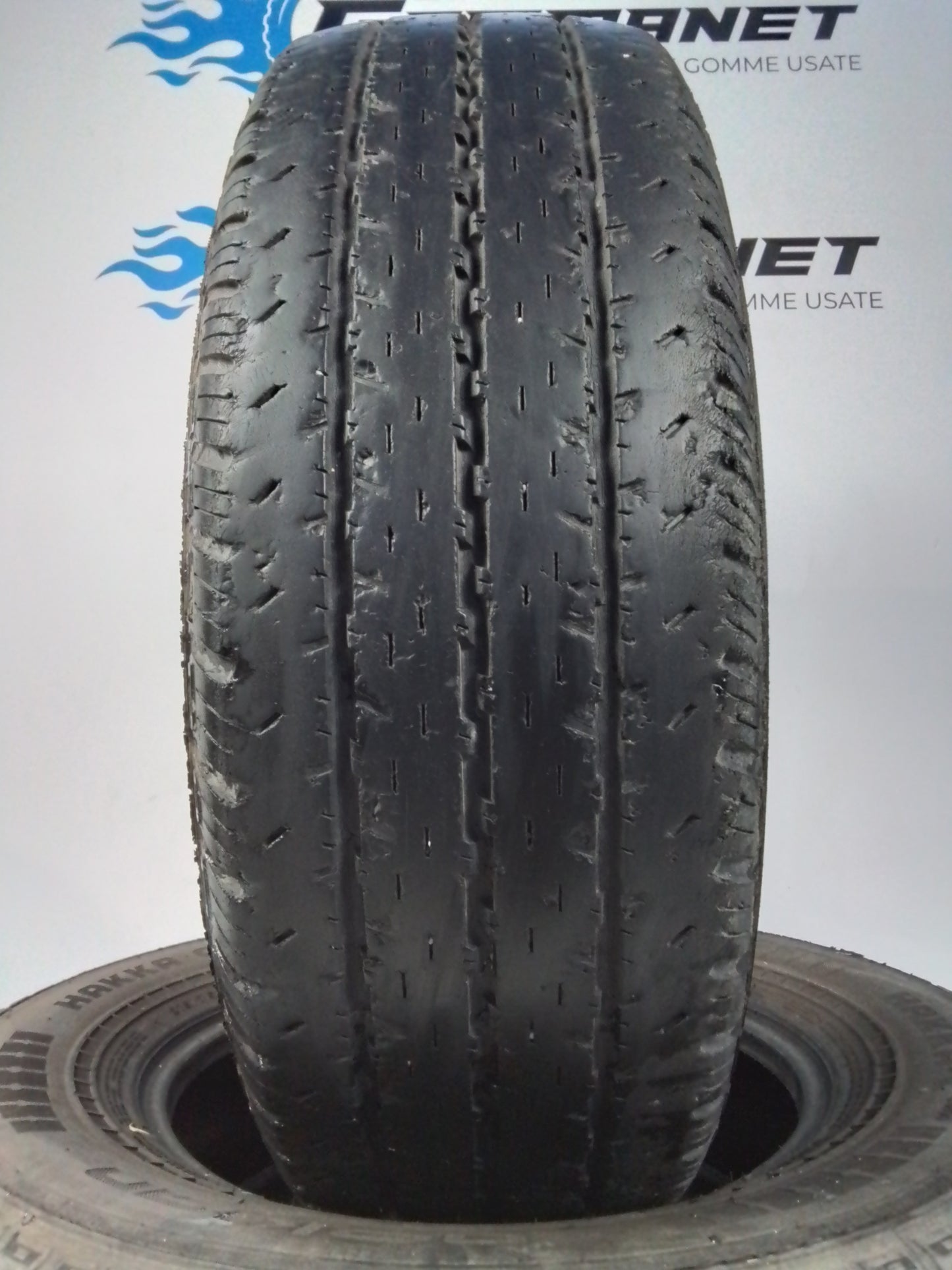 2 Nokian Hakka 215 75 16C 116/114S