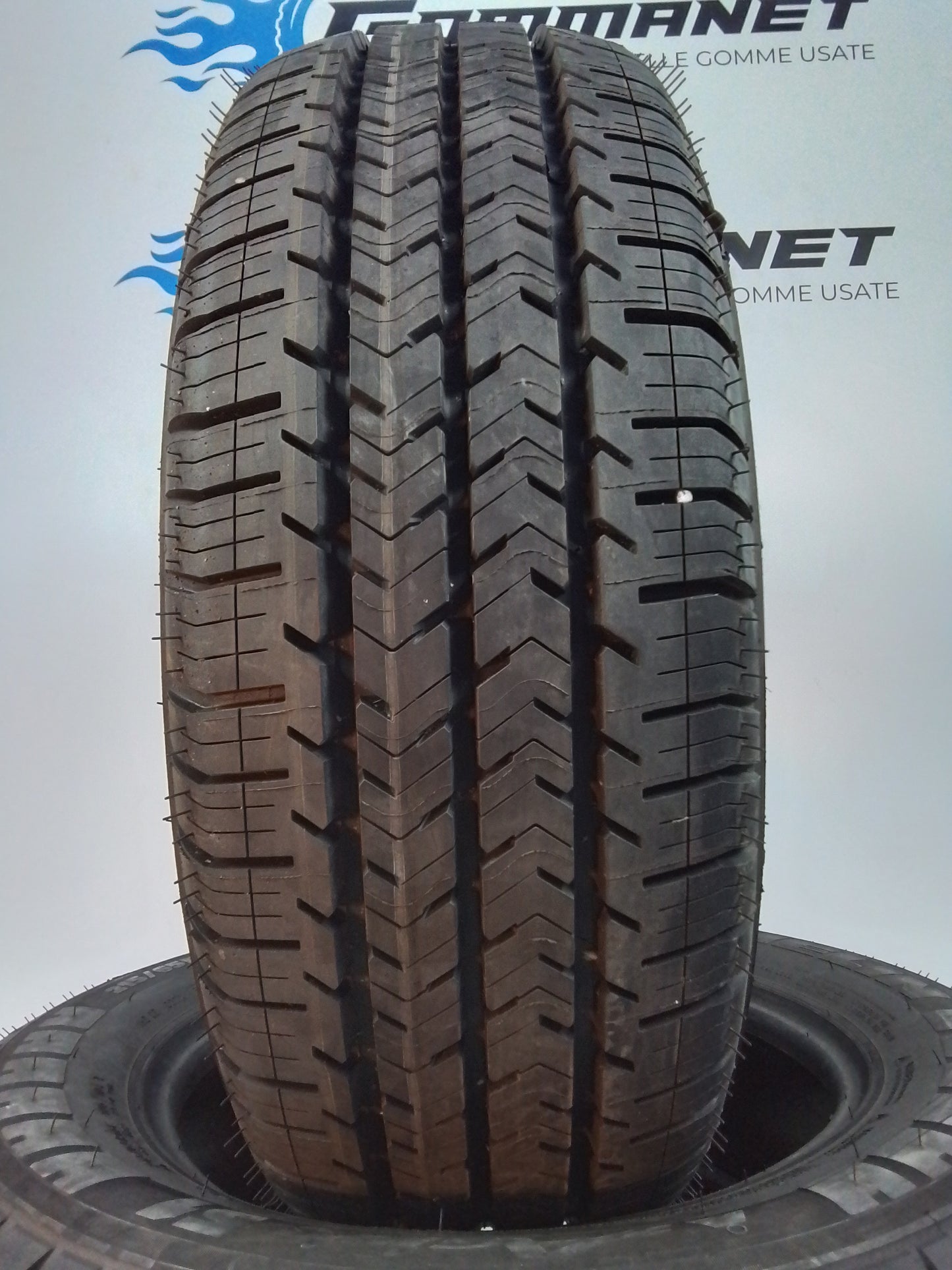 2 Michelin Agilis 215 65 16C 106/104T