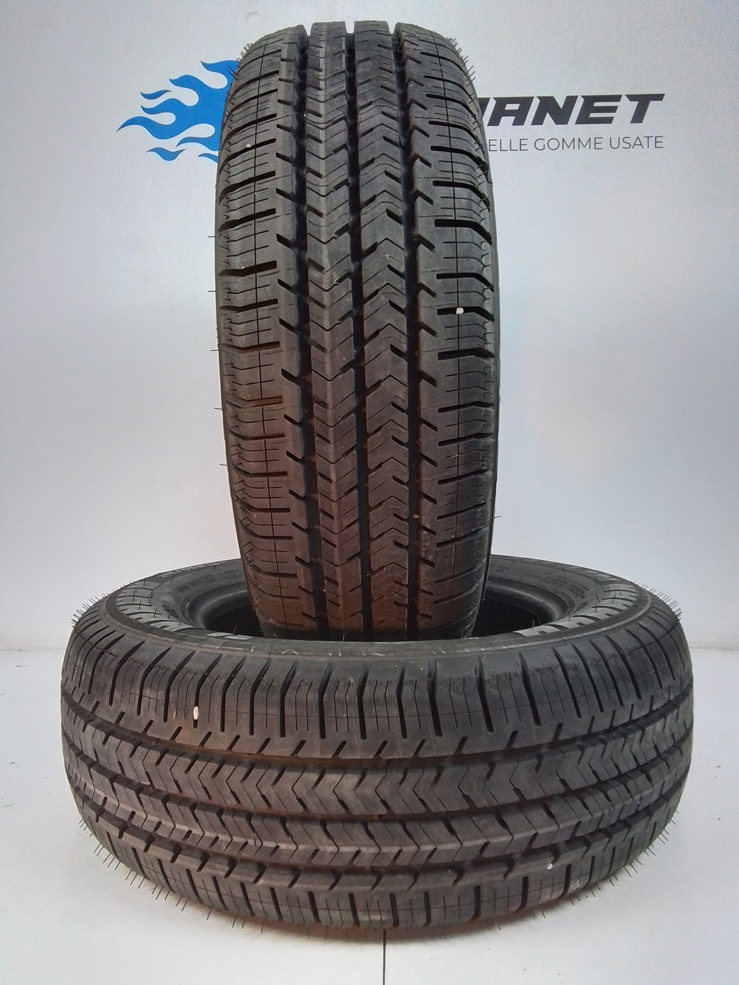 2 Michelin Agilis 215 65 16C 106/104T