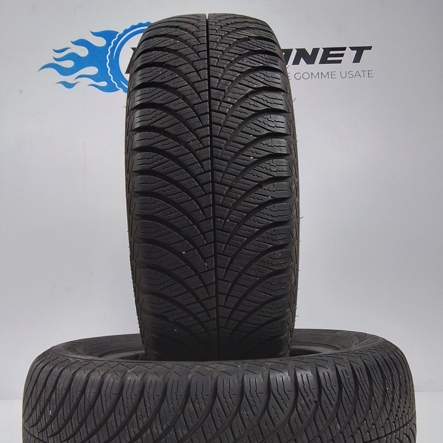 2 Goodyear Vector 4-Season Gen-2 195 55 15 85H