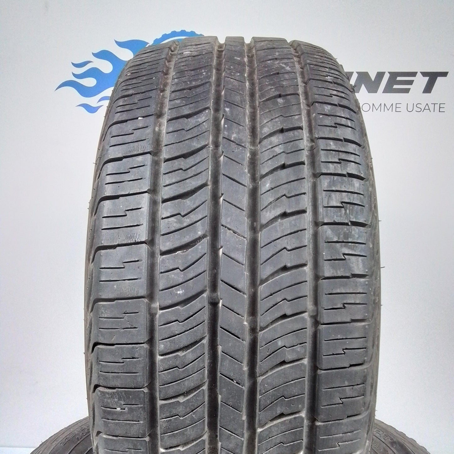 2 Kumho ecsta kh11 235 55 18 100V