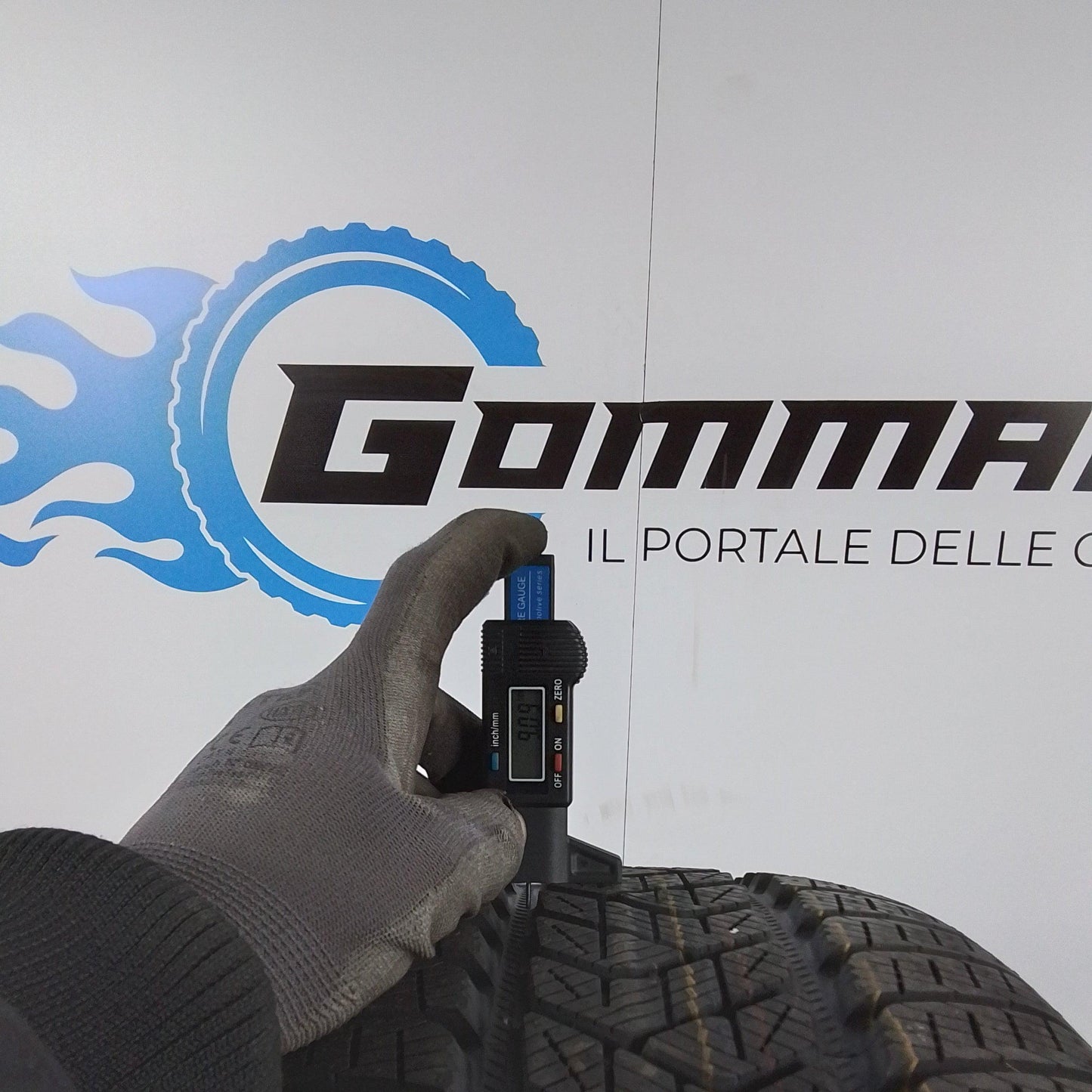 2 Pirelli Scorpion Winter 235 50 20 104V M+S