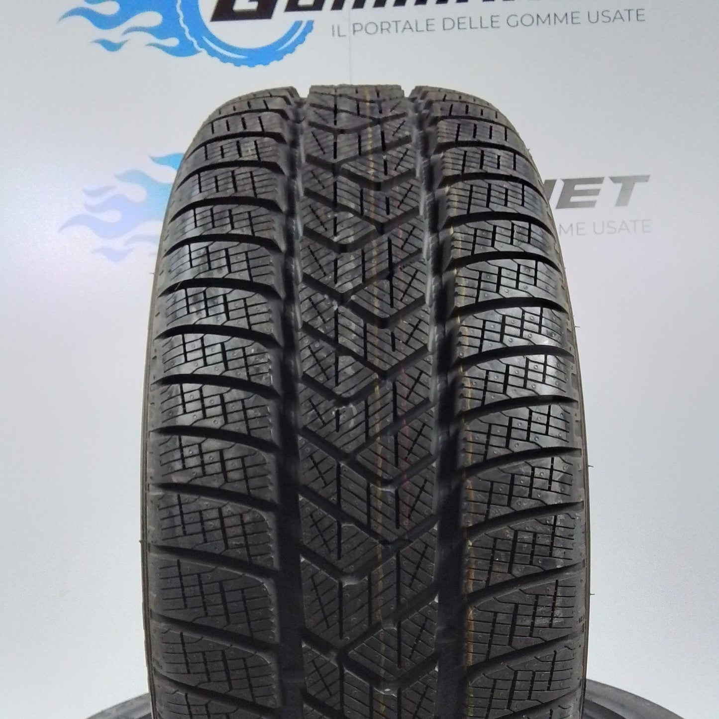 2 Pirelli Scorpion Winter 235 50 20 104V M+S