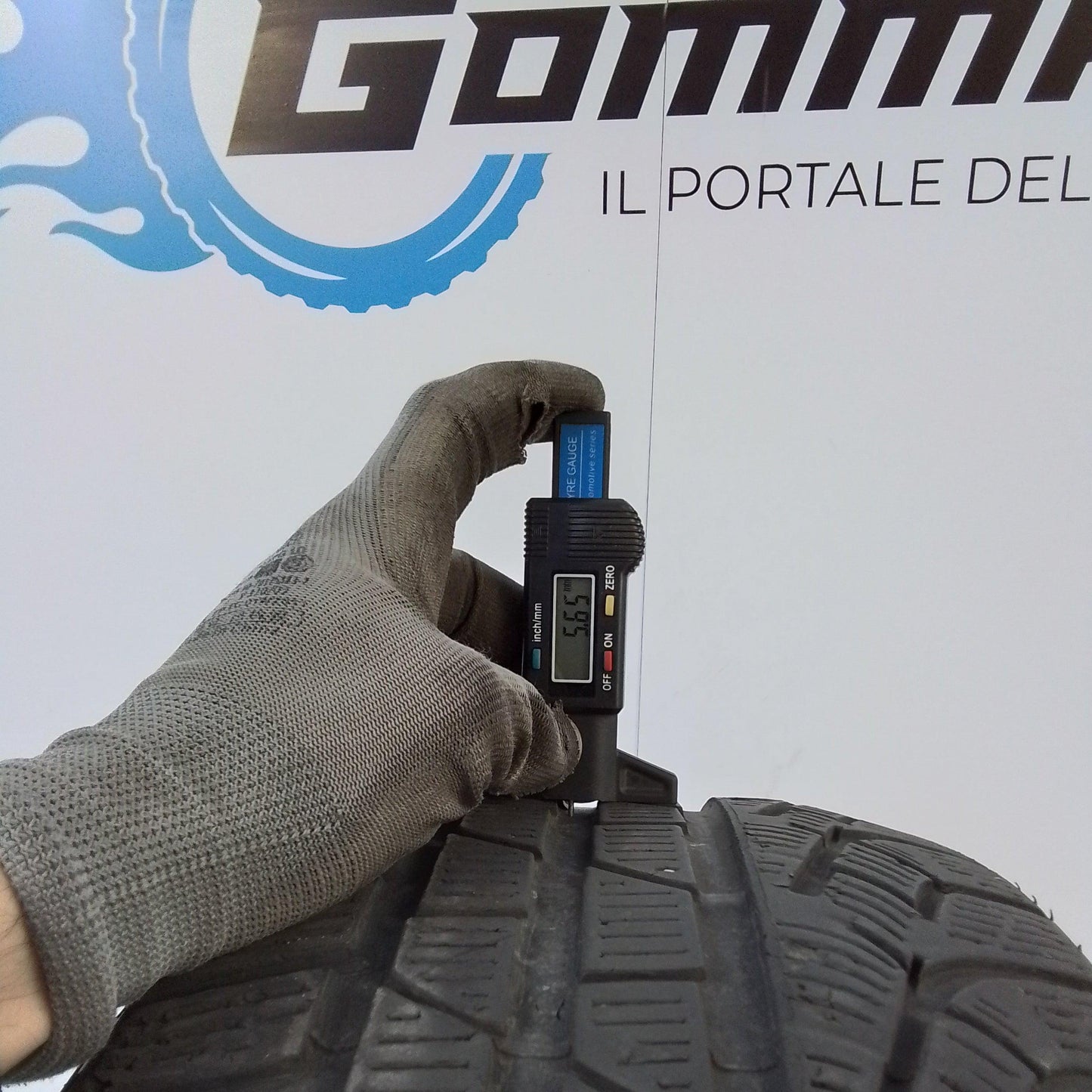 2 Pirelli Sottozero Winter 210 215 40 17 87H m+s