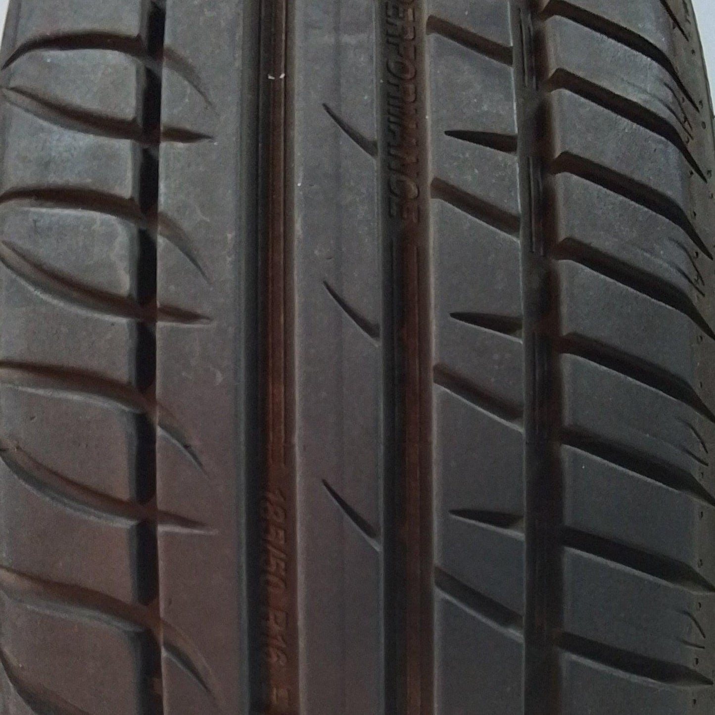 2 Taurus high Performance (Michelin) 185 50 16 81V