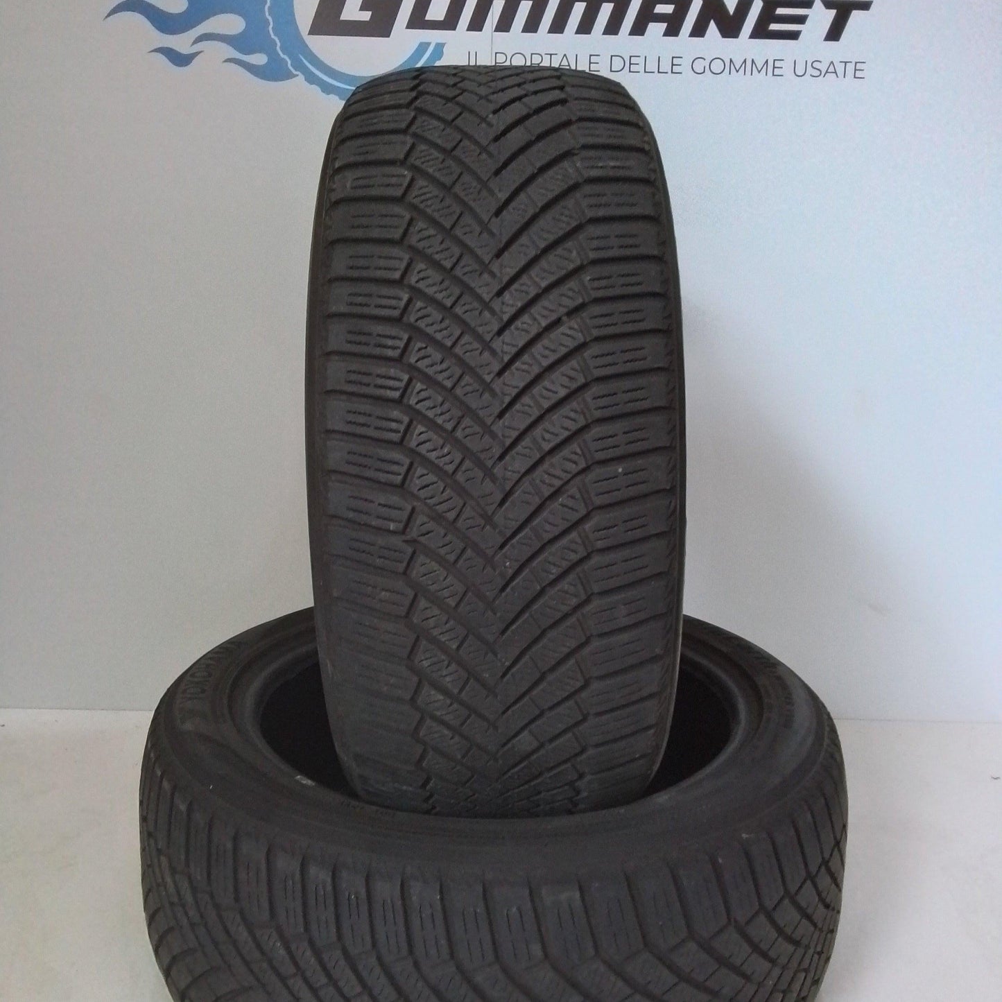 2 Yokohama 235/55 R18 BluEarth Winter V906 104H
