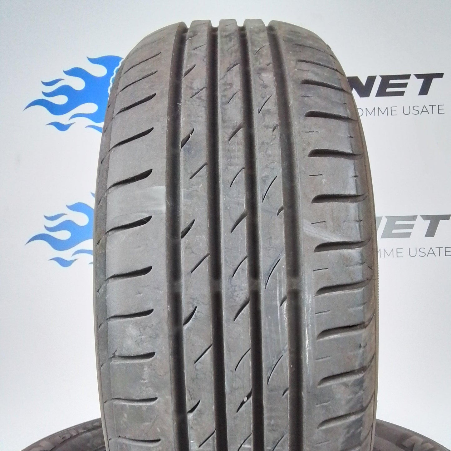 4 Nexen 235/45 R18 Nblue HD 94V