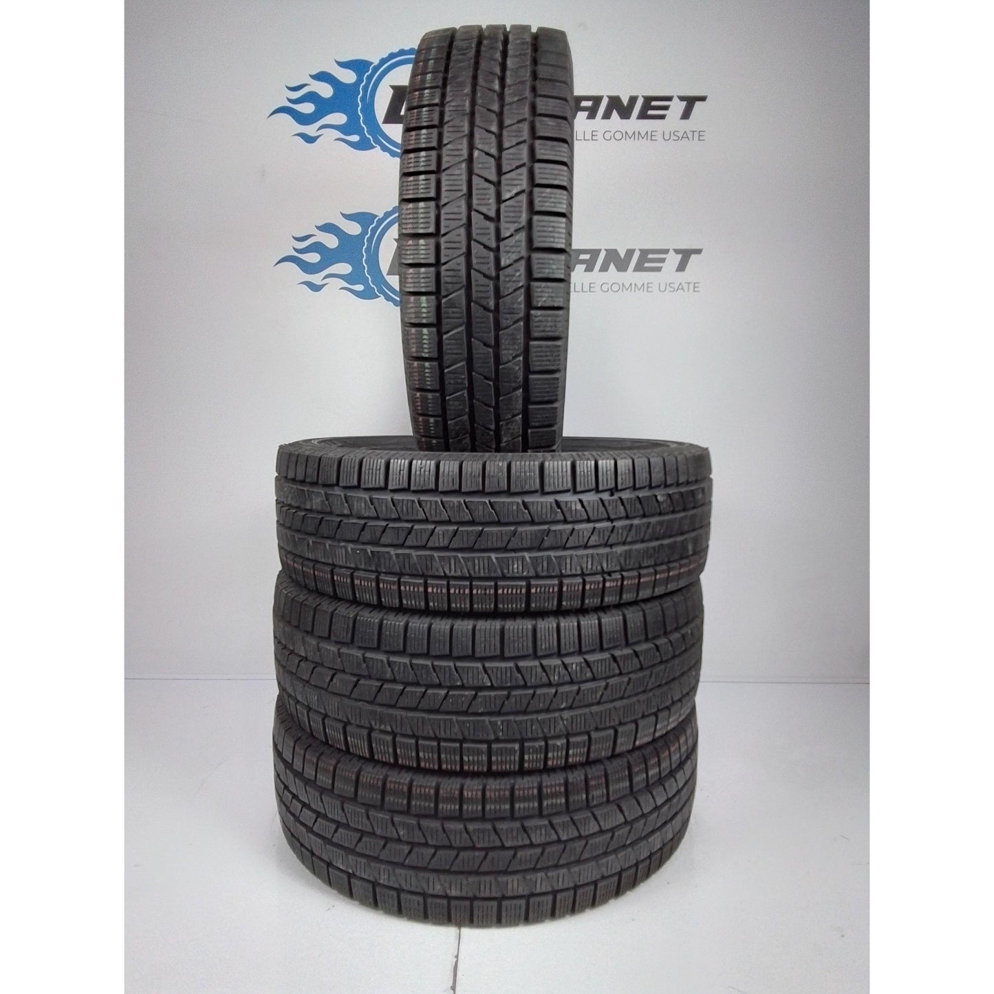 4 Pirelli 215/65 R16 Scorpion Ice &Snow 98T M+S