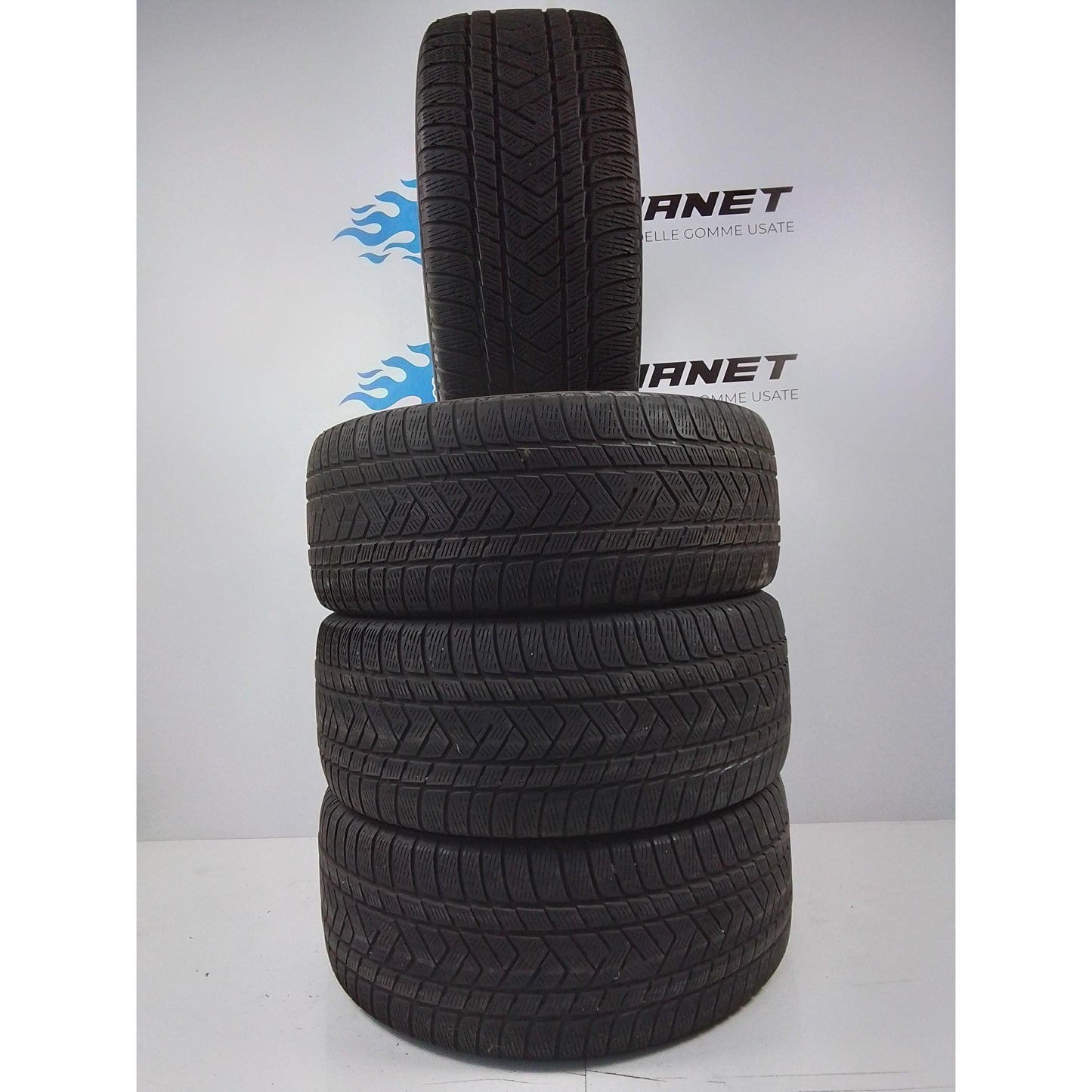 4 Pirelli 255/40 R19 Scorpion Winter