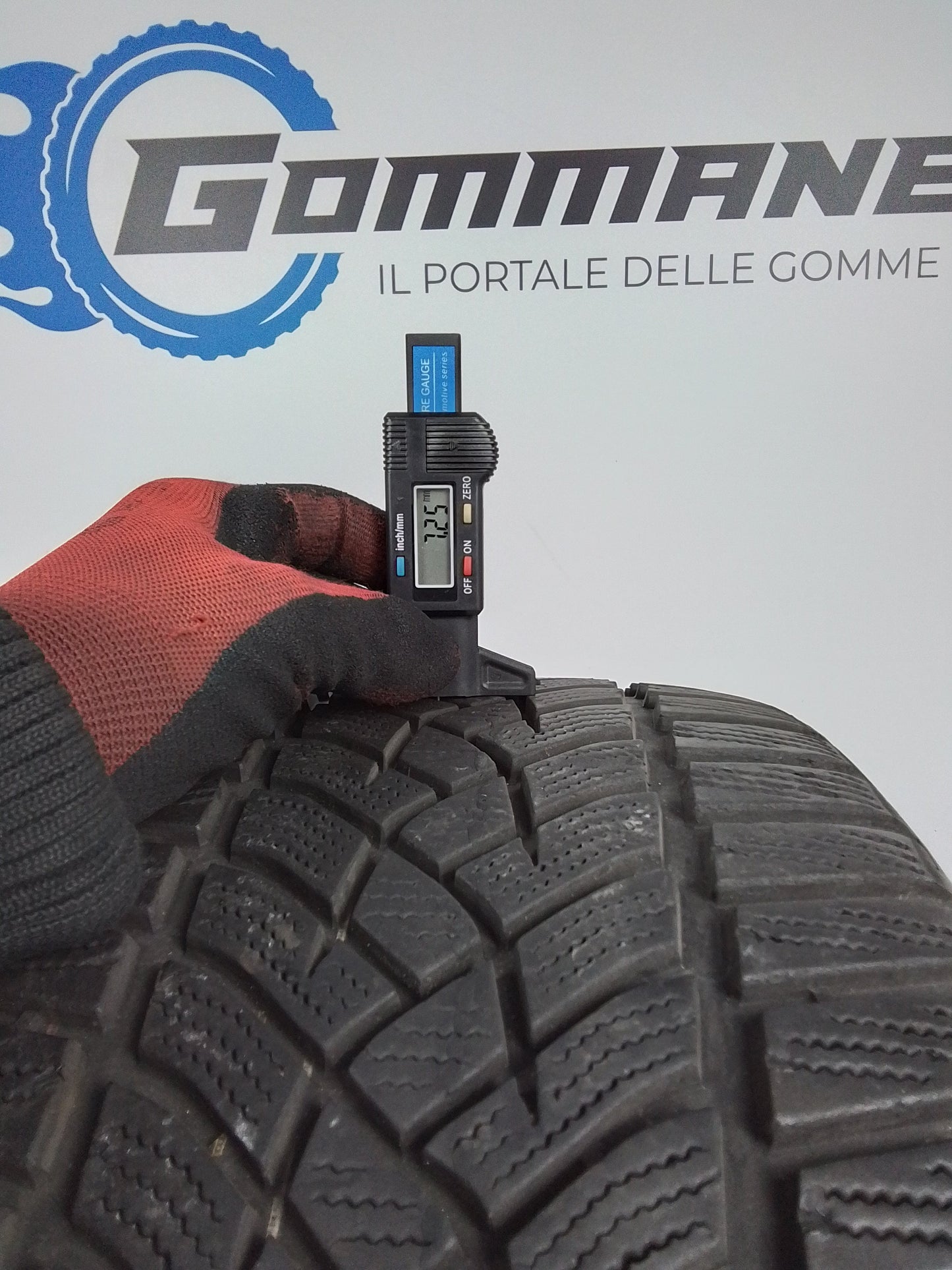 2 Goodyear Ultragrip 215 65 17 96H m+s