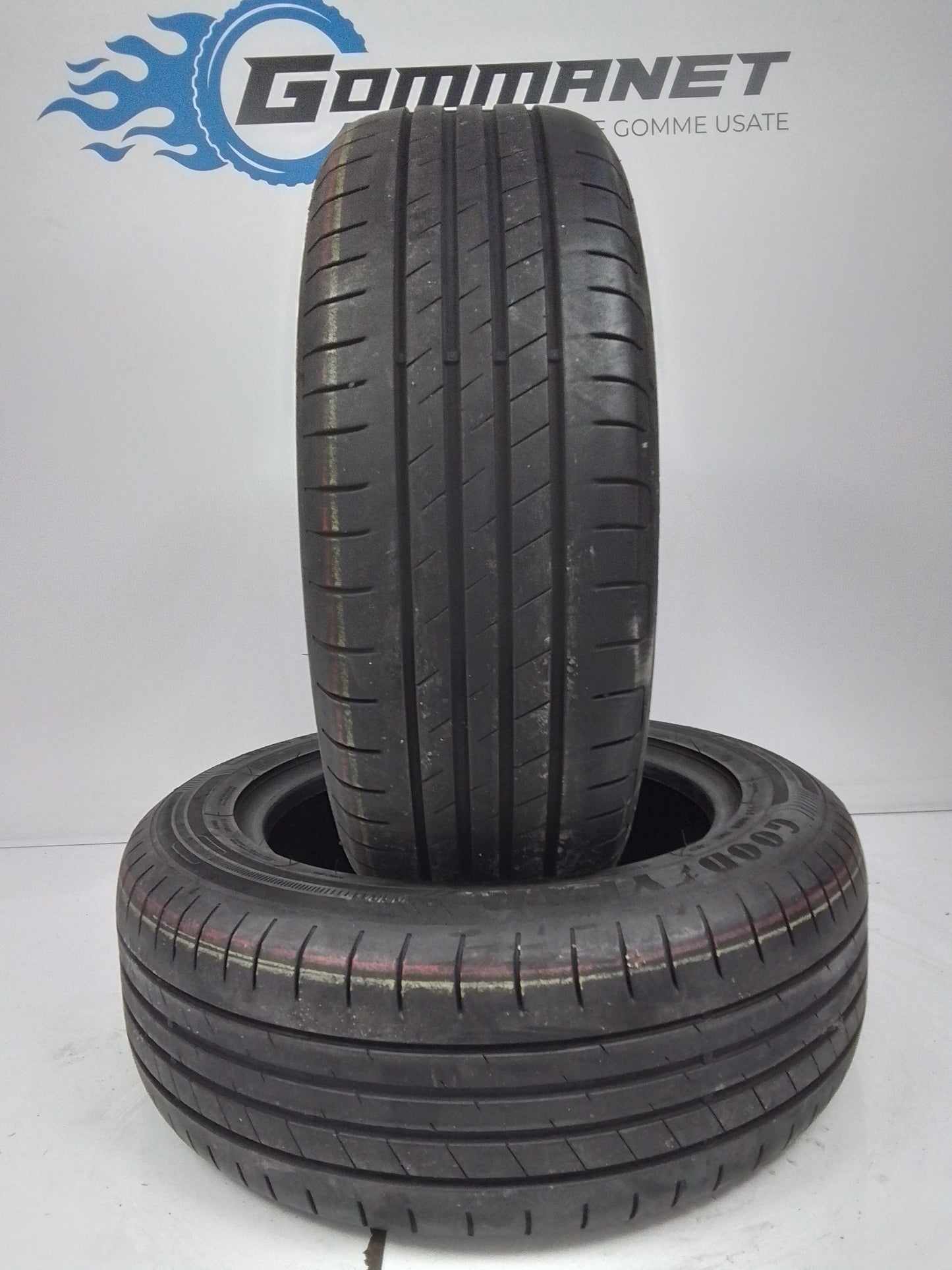 2 Goodyear Efficentgrip Performance 205 60 16 92V Runflat