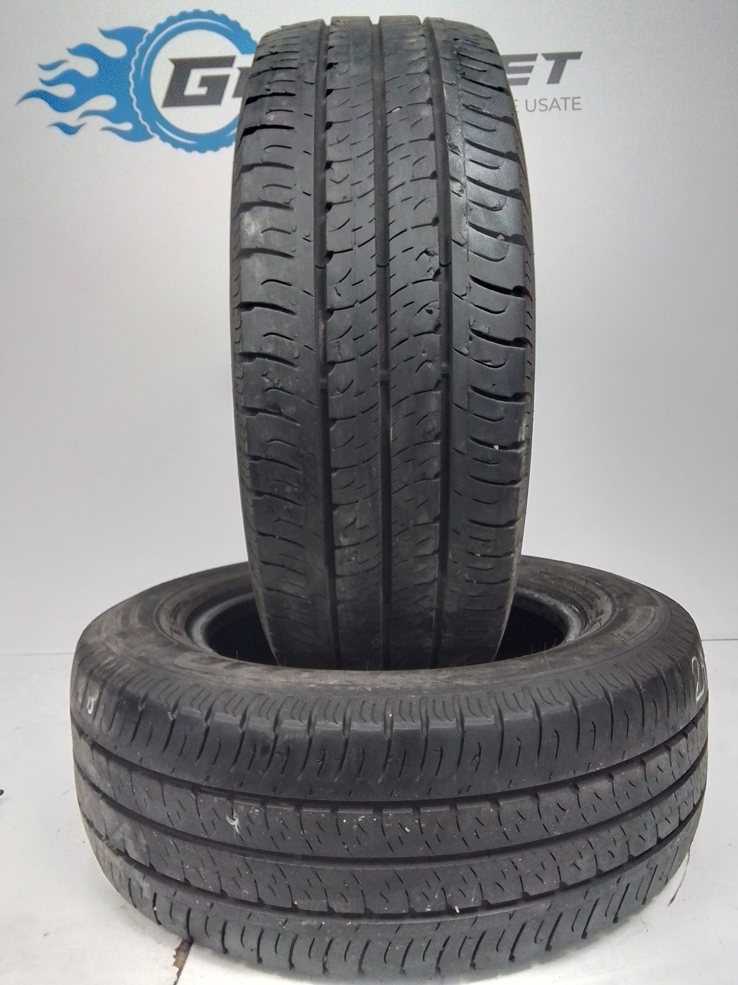 2 Goodyear Efficentgrip Cargo 195 75 16C  107/105R