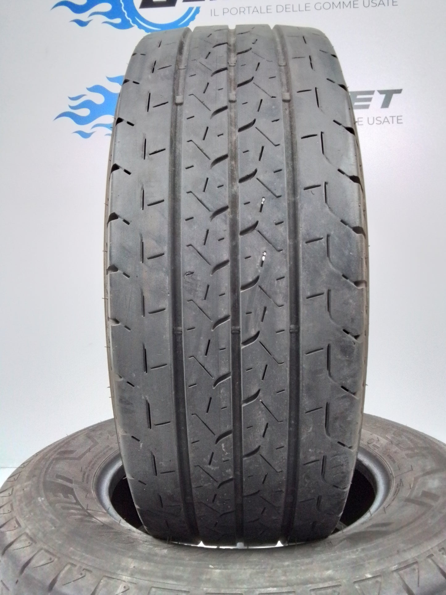 2 Bridgestone Duravis R660 235 65 16C 115/113R