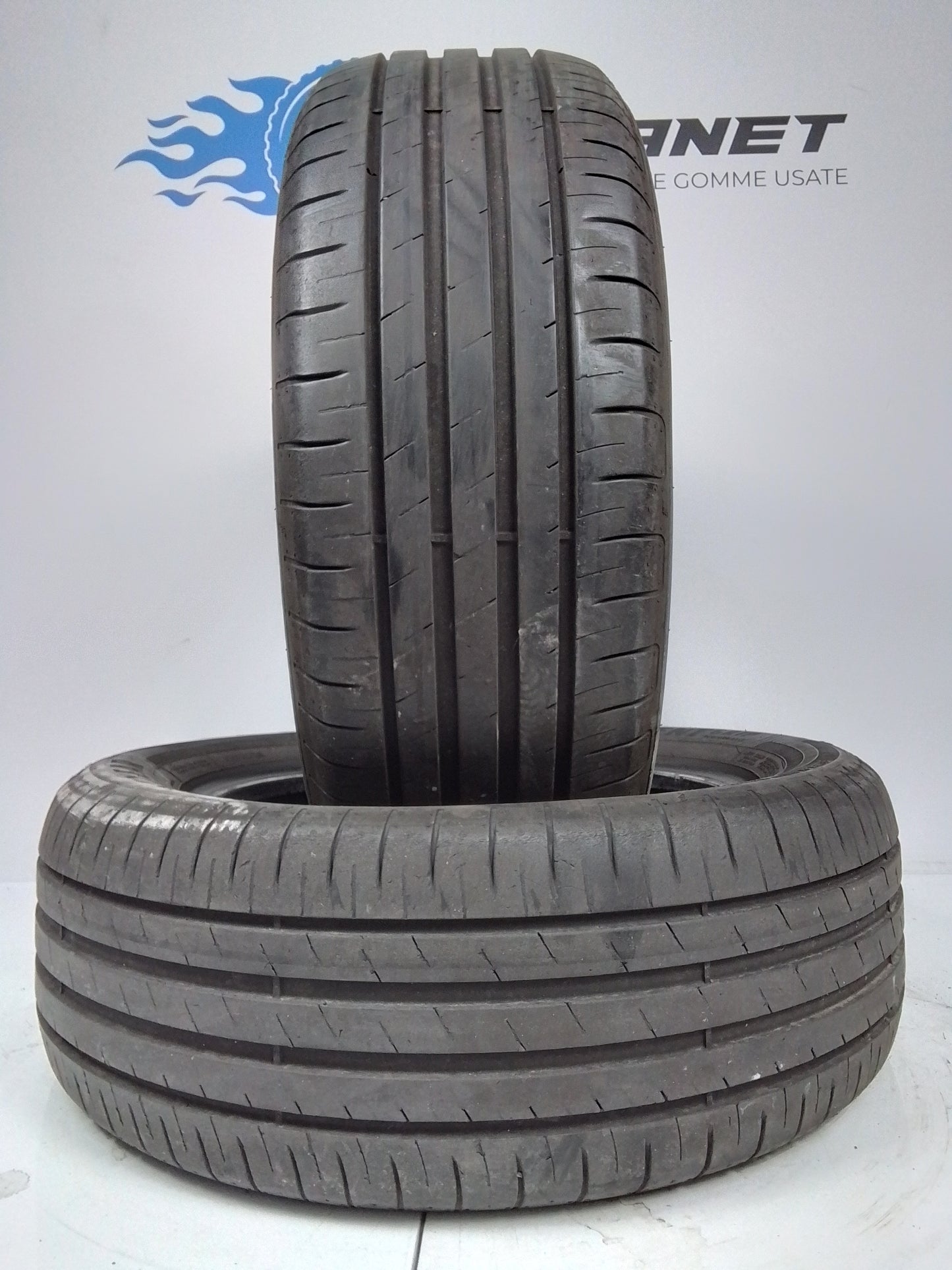 2 Goodyear EfficientGrip performance 215 55 17 94V