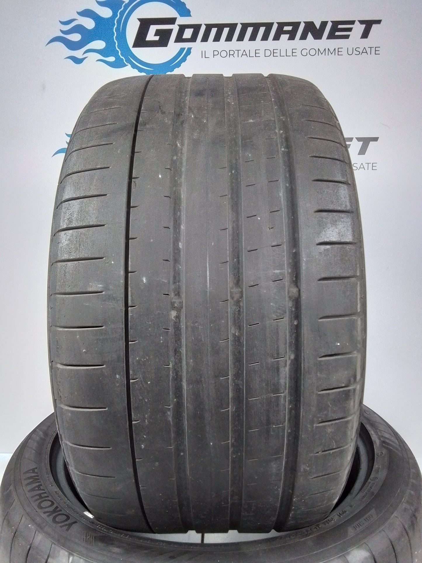 2 Yokohama Advan Sport V107 325 35 22 114Y