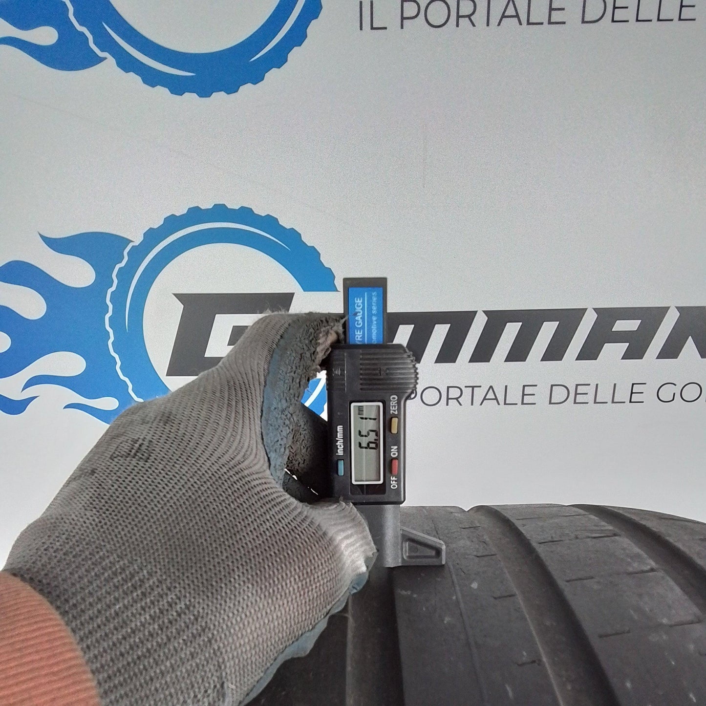 2 Yokohama Advan Sport V107 325 35 22 114Y